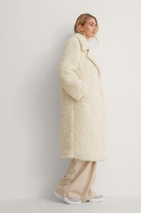 nakd_big_collar_fluffy_coat-1628-000086-0021_03.thumb.jpg.b7d53eabf4f360f358639e7b4644e545.jpg