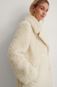 nakd_big_collar_fluffy_coat-1628-000086-0021_04.thumb.jpg.78bd6c5b447811b8e1a6fb2263d0617d.jpg