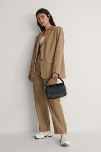 nakd_boxy_stich_detail_bag_1015-003178-0002_01l-1.jpg