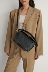 nakd_boxy_stich_detail_bag_1015-003178-0002_02l-1.jpg