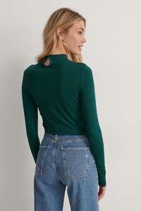 nakd_cropped_pleated_top_1660-000626-0052_02.thumb.jpg.3f5e4be019af2a78d9f9364fa4676ed1.jpg