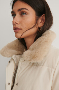 nakd_drawsting_faux_fur_jacket_1100-003607-0342_01g.jpg