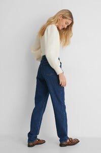 nakd_long_leg_slouchy_mom_jeans_1660-000724-0038_04.thumb.jpg.f27043fc9f7a831c4160ec3fcbd905c6.jpg