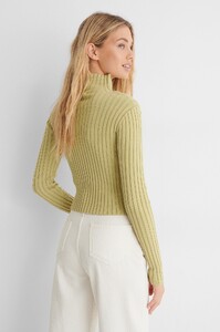 nakd_ribbed_high_neck_zipped_knitted_sweater_1100-003718-3014_02.thumb.jpg.beba1f165a1772c8282406dc00abab07.jpg