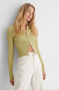 nakd_ribbed_high_neck_zipped_knitted_sweater_1100-003718-3014_04.thumb.jpg.f59271f053472821f974da91ac68542c.jpg