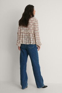 nakd_structured_printed_frill_blouse_1014-001093-4006_05-1.jpg