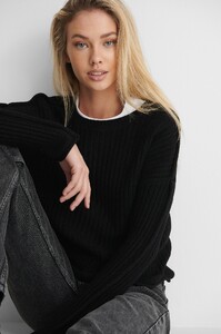 nakd_wavy_detail_knitted_sweater_1100-003709-0002_01g.thumb.jpg.b0f755c785a229011bf9567744052b12.jpg