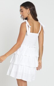 paisleetieddressinwhite5.jpg