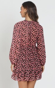 petrachiffonsmockdressinblackfloral5.jpg