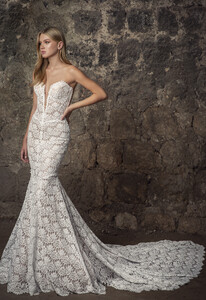 pnina-tornai-strapless-v-neck-scalloped-lace-mermaid-wedding-dress-48000012.jpg