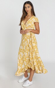 rotropicalscenesdressinyellowfloral.jpg