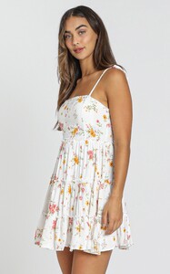 runwayreadydressinwhitefloral1.jpg