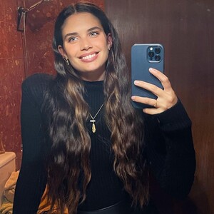 sarasampaio_1323839757516495924291858671127343462216400n.jpg