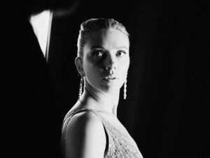 scarlett-johansson-2020-bafta-portraits-3.jpg