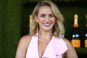 shantel-vansanten-veuve-cliquot-polo-classic-2017-in-los-angeles-5.jpg