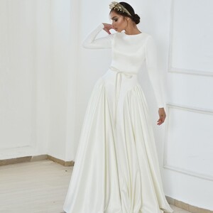 shoval_bridalgowns_1186295571474299437017898361126495452577361n.jpg