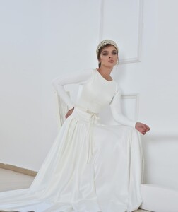 shoval_bridalgowns_1189441433845472462790413939893003768710609n.jpg