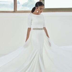 shoval_bridalgowns_1206125423746507972524654050425011496671060n.jpg