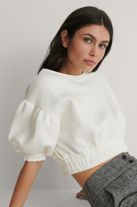 trendyol_balloon_sleeeve_crop_sweater_1494-003829-0244_01g.jpg