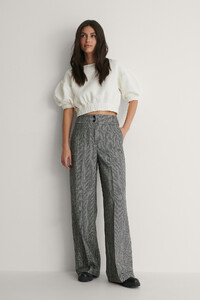 trendyol_balloon_sleeeve_crop_sweater_1494-003829-0244_03c.jpg