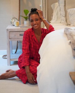 victoriassecret_127739201_190211242723368_993945320671248665_n.jpg