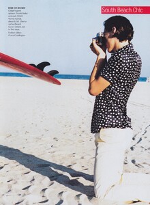 von_Unwerth_US_Vogue_April_2001_02.thumb.jpg.d5f653f34d3984797508b29b5d7ca13b.jpg