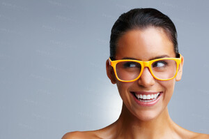 0015111754075_08_1266956-smiling-young-woman-wearing-glasses-while-looking-at-copyspace-zoom_90.thumb.jpg.cebe688969834e664bf8bbb6f4e04c05.jpg