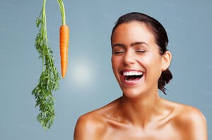 0015111754075_17_1266962-fresh-carrot-and-young-woman-laughing-against-colored-background-zoom_90.thumb.jpg.14981a20e8114a2ab2d49aa6def7b7dd.jpg