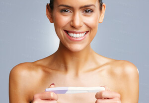 0015111754075_26_1266964-an-excited-young-woman-holding-pregnancy-kit-zoom_90.thumb.jpg.8968ddbee18a586c7c9002d1699cc862.jpg