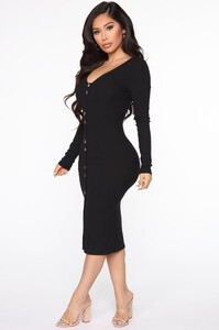 01-08-20_Studio_2_MS_LE_08-46-43_2_RD38031L_Black_36000_JK_1414x2121.jpg