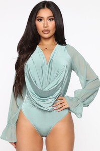 02-03-20_Studio_2_MS_LE_14-15-46_33_1912001_Sage_P_56781_EH_1414x2121.jpg
