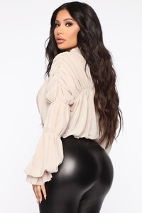 02-04-20_Studio_2_MS_ES_11-56-09_22_T10304C_Nude_P_57501_KL_1414x2121.jpg