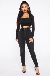 02-05-20_Studio_2_RM_ES_10-57-34_19__34450_Black_P_58285_NT_1414x2121.jpg