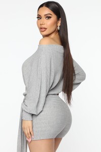 03-11-20Studio2_RM_LE_13-55-33_32_P1936GT7_HeatherGrey_85298_KL_1414x2121.jpg