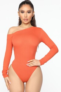 03-17-20Studio2_MS_JJ_11-46-28_26_T21237LWQ_Orange_90064_EH_1414x2121.jpg