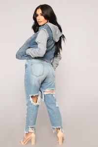 05-15-18_STUDIO1__DJK19C_MediumWash_0264.jpg