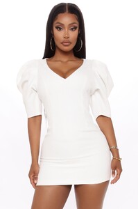 05-28-20Studio1_RM_CP_14-48-48_7_VID9577_White_3608_CROP_RA_1414x2121.jpg