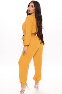 07-24-20Studio2_RM_SD_14-38-50_47_LUX11257_Mustard_3166_EH.jpg