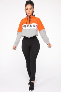 07-31-19_Studio_2_MA_12-02-41_25_TGI17571_Orangecombo_10174_JK_JK_3cab25cf-f5d9-45fc-95f7-1b453f76b892_1414x2121.jpg