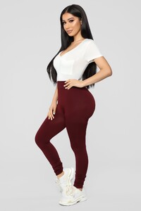 08-06-18_Studio_2_11-14-31_T3160_Ivory0465_AJ_1414x2121.jpg