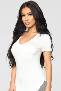 08-09-18_Studio_2_11-00-58_T3160_Ivory0757_CROP_PLEASE_NT_1414x2121.jpg