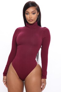 09-10-21Studio1_MS_DOM_15-23-36_36_72966FN_Burgundy_0261_JK_1414x2121.jpg