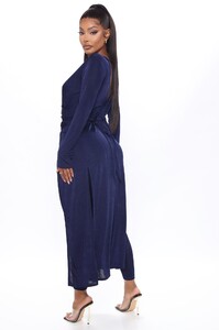 09-15-20Studio1_CE_ON_14-45-09_44_DS40014A_Navy_P_0216_RA_1414x2121.jpg