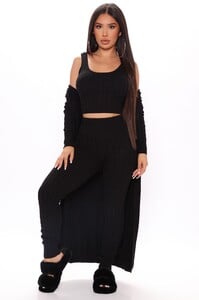 09-18-20Studio2_MS_SD_14-08-48_43_SW280_Black_2471_EH_1414x2121.jpg