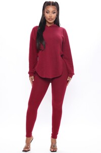 09-22-20Studio1_JP_DJ_14-48-32_40_TP2058_Burgundy_0046_JK_1414x2121.jpg