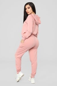 10-05-18_Studio_2_10-54-54_70674_Mauve0484_JF_1414x2121.jpg