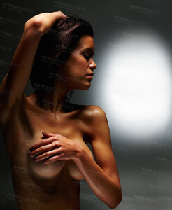 10_1266905-naked-young-female-covering-her-breast-against-dark-background-zoom_90.thumb.jpg.ca140e4b2390d543fcd229f75ca50386.jpg