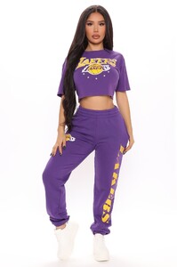 11-06-20Studio2_MS_SD_12-01-21_18_FTL9594FLLFS_Purple_3226_NT_1414x2121.jpg