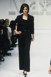 1114746241_MaxMara1996WomenRTW58.thumb.jpg.92c46116593433ab0399e2a4e11ea529.jpg