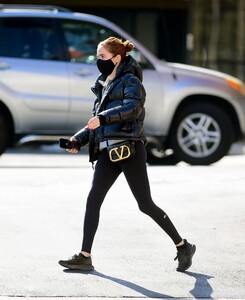        zoe040121BZNimage103.jpg